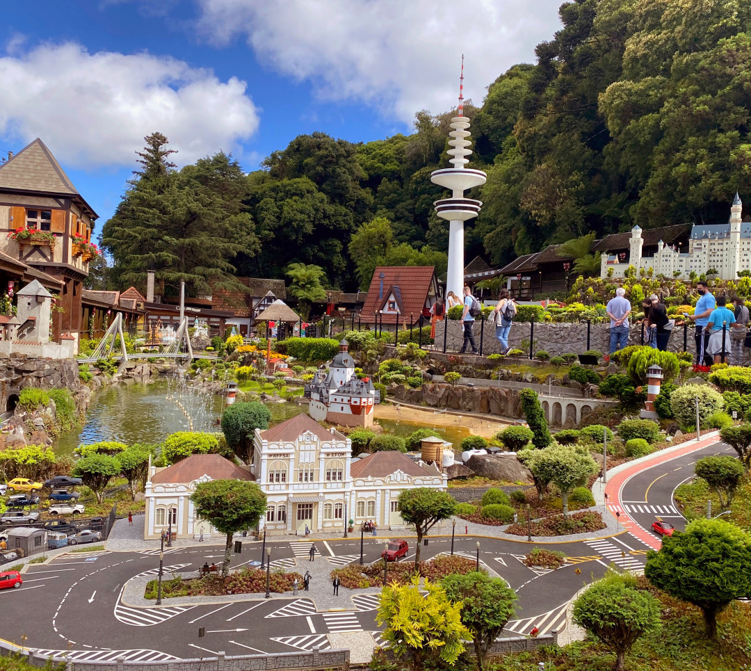 Carnaval em Gramado: um mundo de miniaturas no Mini Mundo